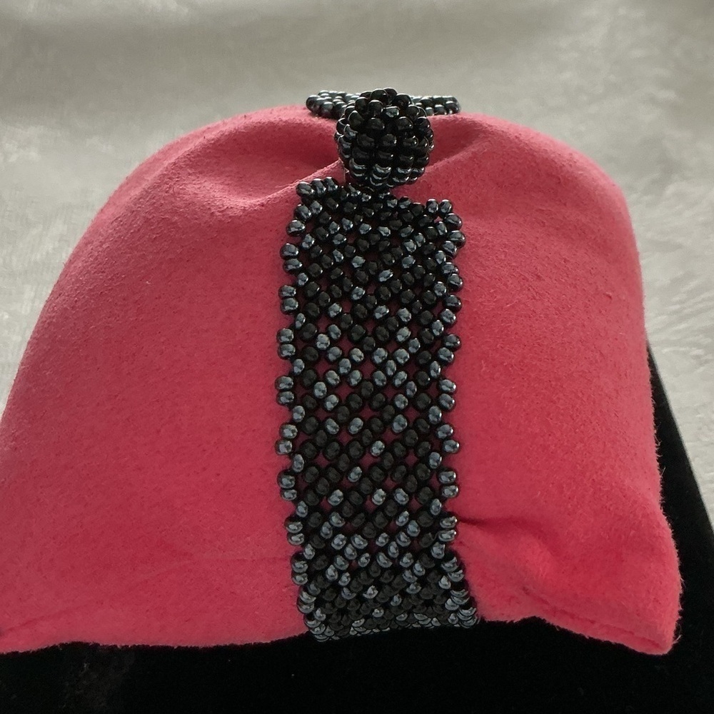 Black and Dark Gray Seed Bead Bracelet - Picture 2 of 4